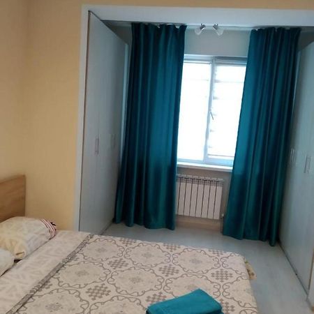 Молодёжный На Сейфуллина Apartment อัลมาตี ภายนอก รูปภาพ